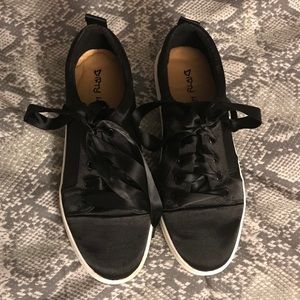 🌿 Jackson Black Satin Sneaker Size 8